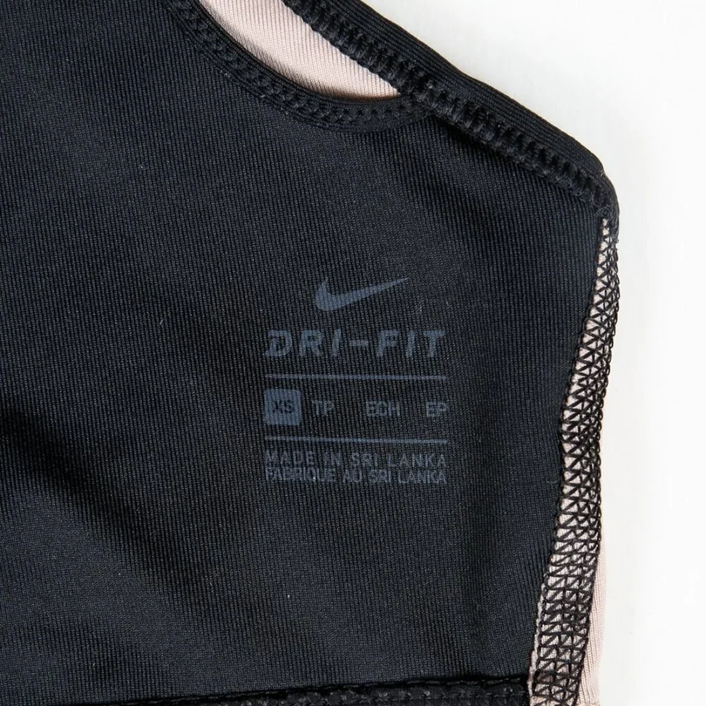 NIKE Classic Cross Back High-Neck Sports Bra with Dri-FIT Technology